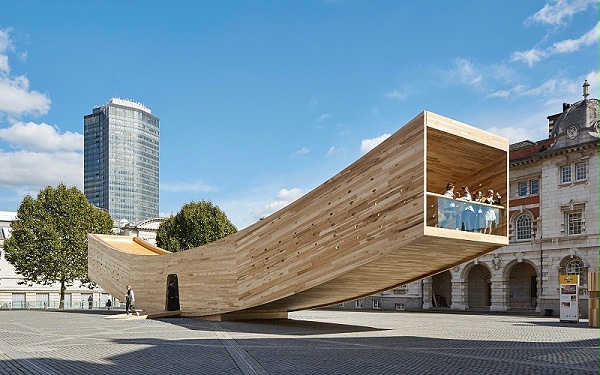 Alison Brooks Architects Ltd设计的Smile由 CLT 先驱德国Züblin-Timber预制为 12 块工业尺寸的郁金香木 CLT 板。